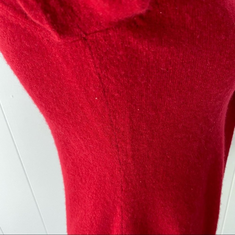 Neiman Marcus 100% Cashmere Red V Neck Button Front Cardigan Sweater Small - Picture 12 of 13